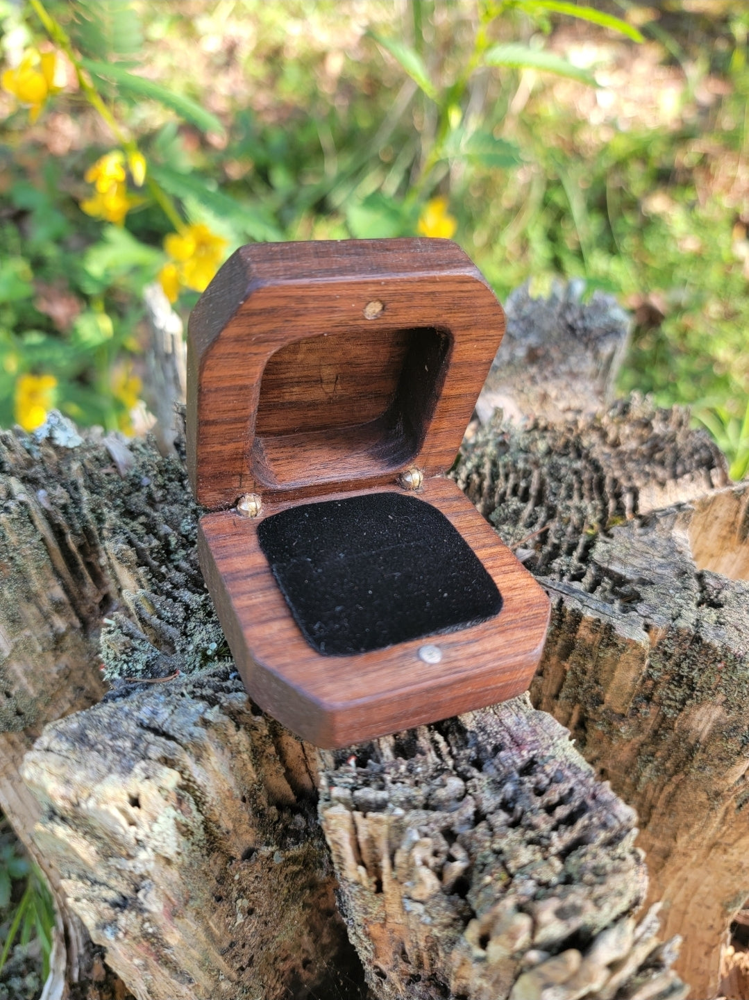 Ring box